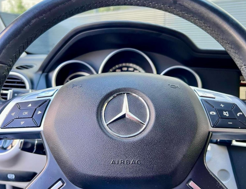 Mercedes-Benz C180 — foto 8 de 13