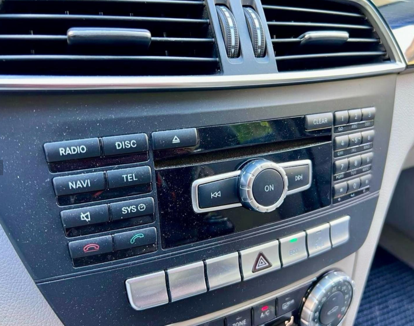 Mercedes-Benz C180 — foto 10 de 13