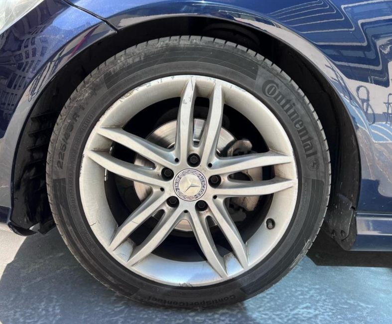 Mercedes-Benz C180 — foto 6 de 13