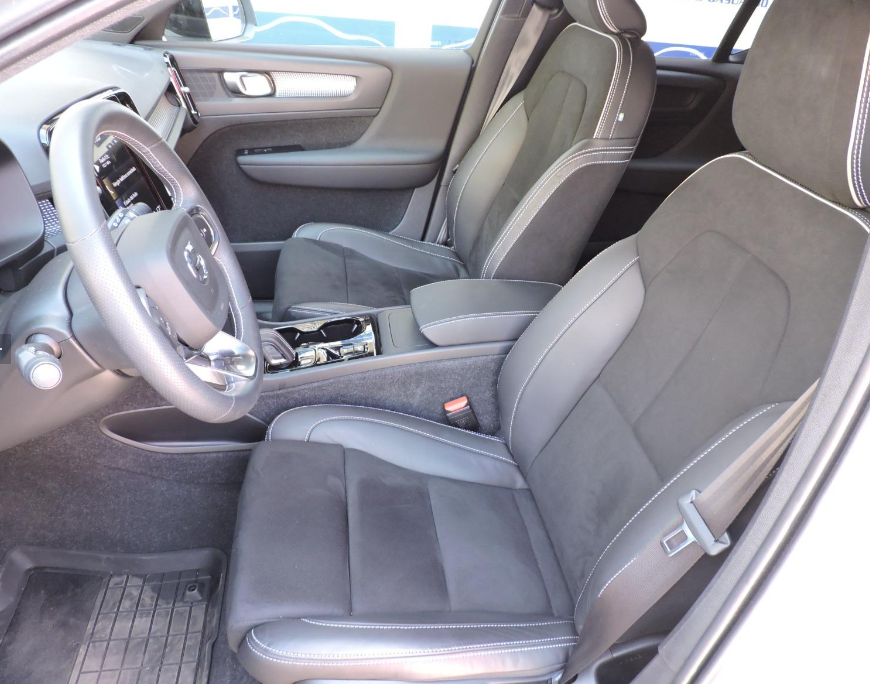 Volvo Xc40 — foto 11 de 14
