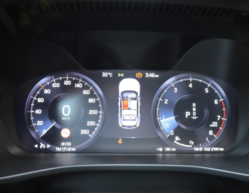 Volvo Xc40 — foto 6 de 14