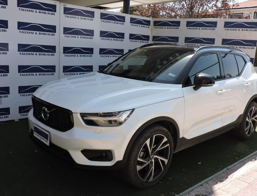 Volvo Xc40 — foto 2 de 14