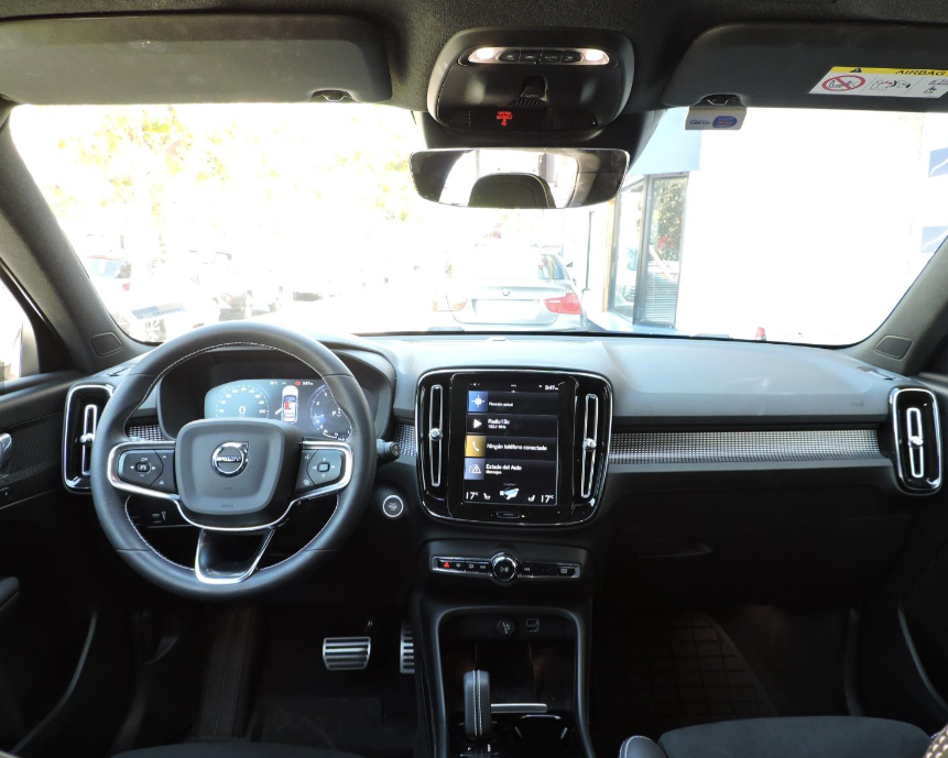 Volvo Xc40 — foto 12 de 14