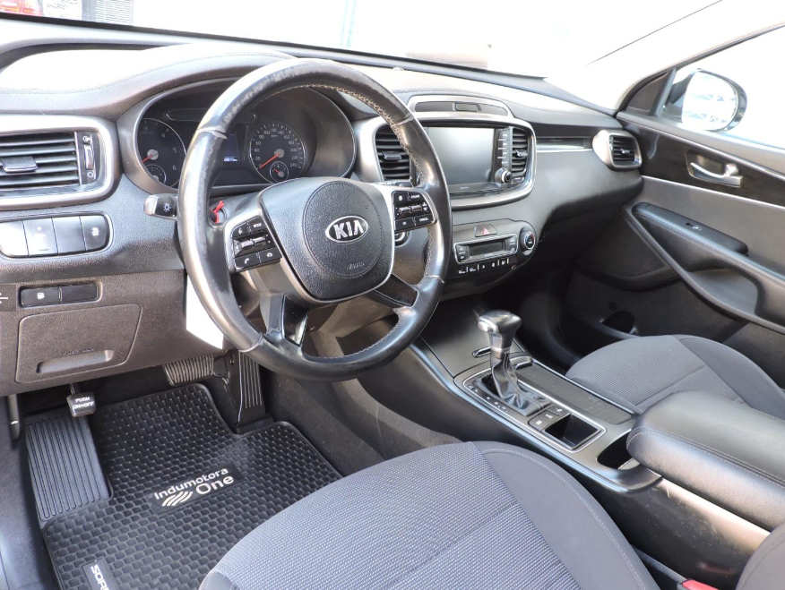 KIA Sorento — foto 9 de 20