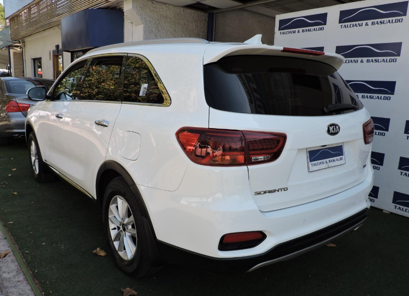 KIA Sorento — foto 5 de 20