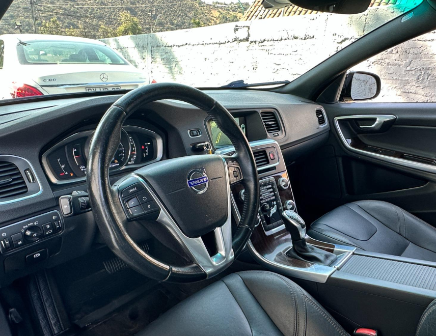 Volvo V60 — foto 4 de 9