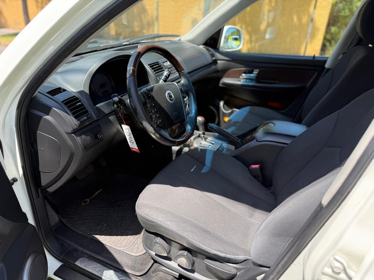 SsangYong Rexton — foto 10 de 16