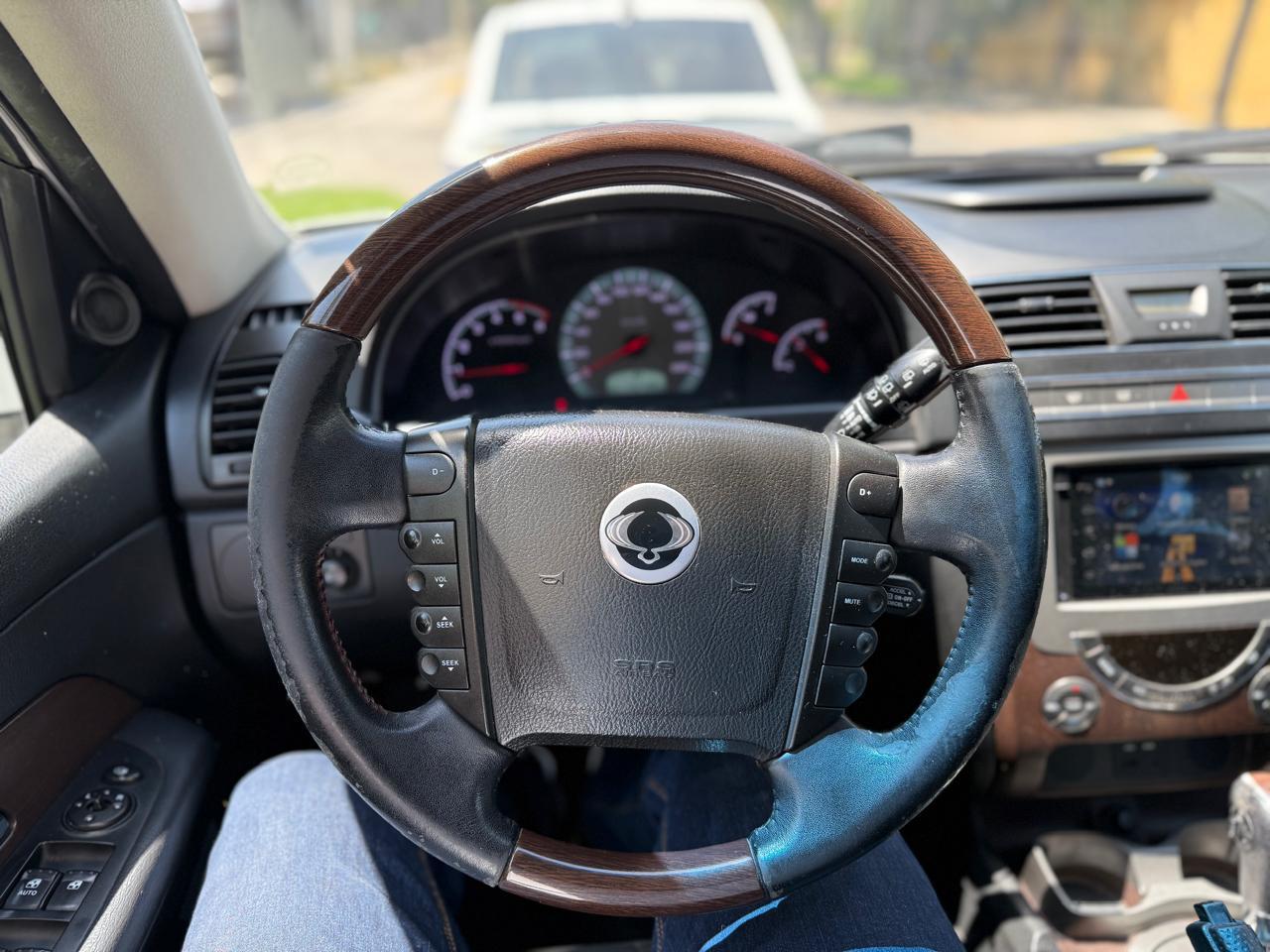 SsangYong Rexton — foto 13 de 16