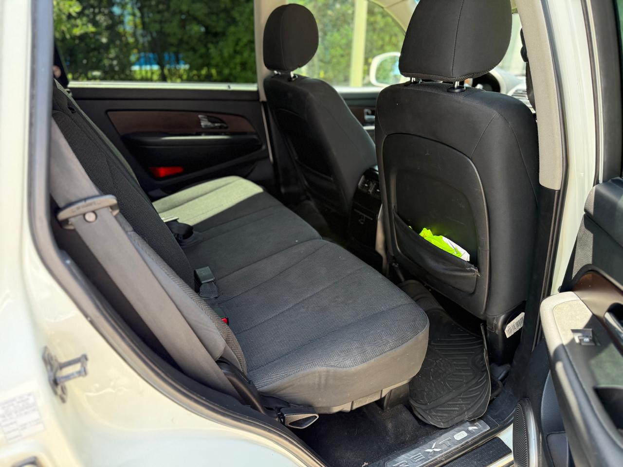 SsangYong Rexton — foto 8 de 16