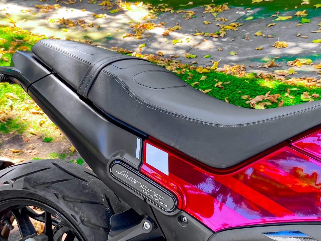 Benelli Leoncino 250 — foto 8 de 11