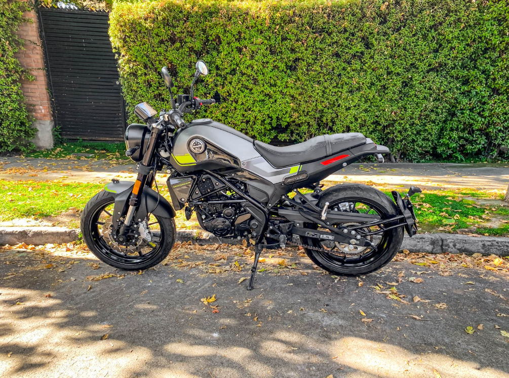 Benelli Leoncino 250 — foto 3 de 7