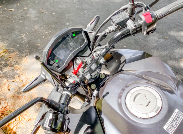 Honda Twister — foto 6 de 10