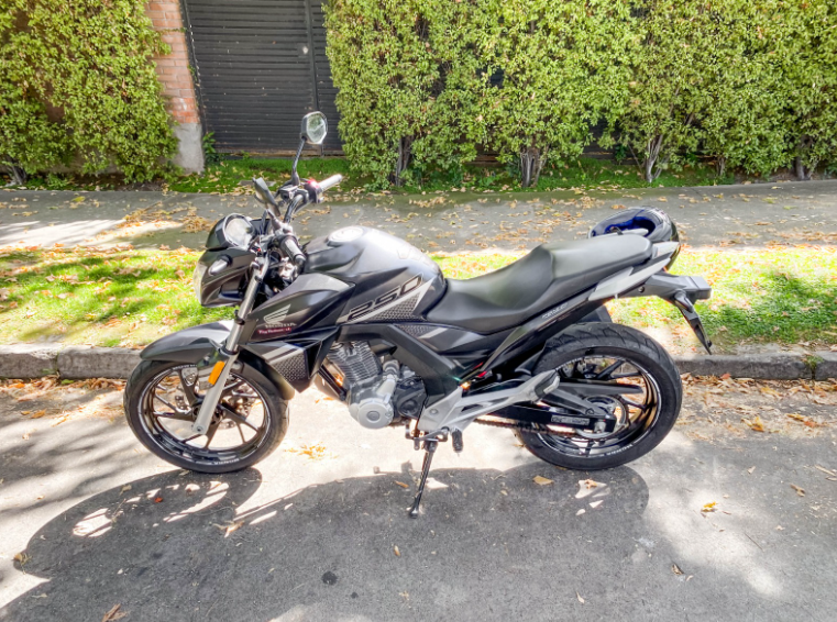 Honda Twister — foto 2 de 10