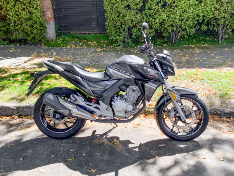 Honda Twister — foto 4 de 10