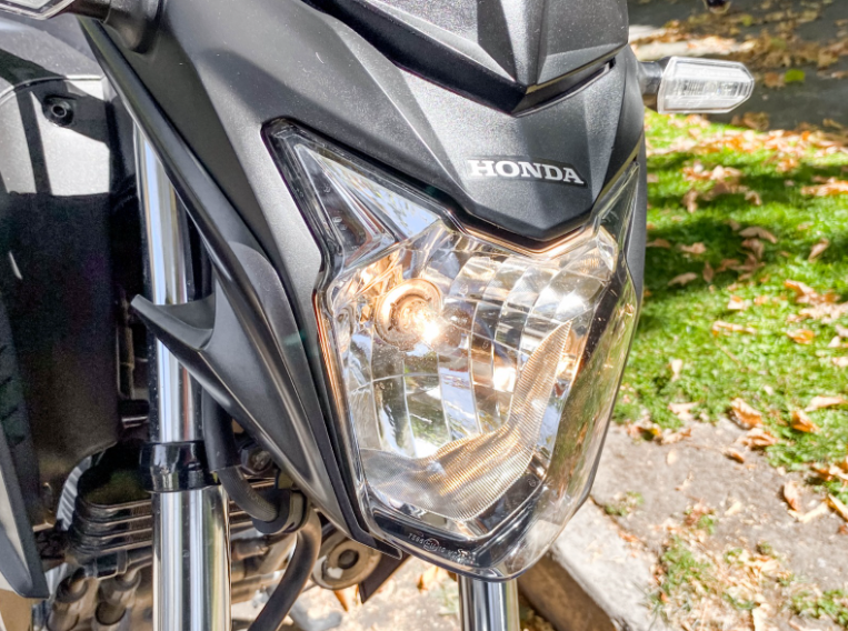 Honda Twister — foto 7 de 10