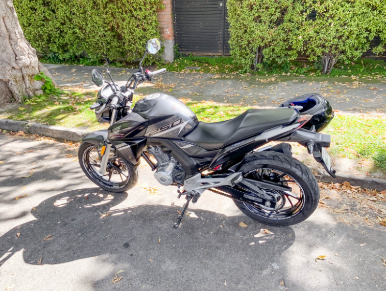 Honda Twister — foto 3 de 10