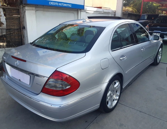 Mercedes-Benz E500 — foto 4 de 19