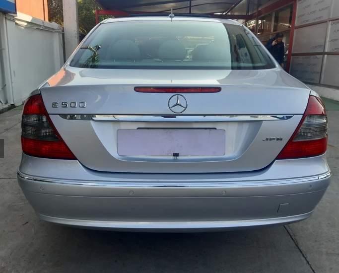 Mercedes-Benz E500 — foto 5 de 19