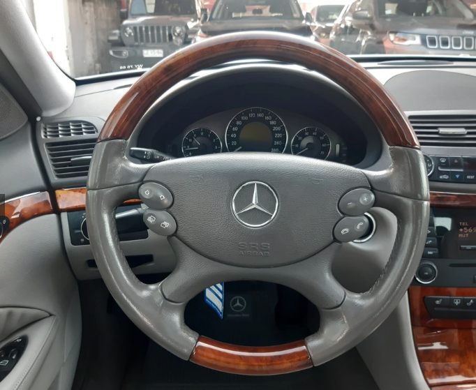Mercedes-Benz E500 — foto 16 de 19
