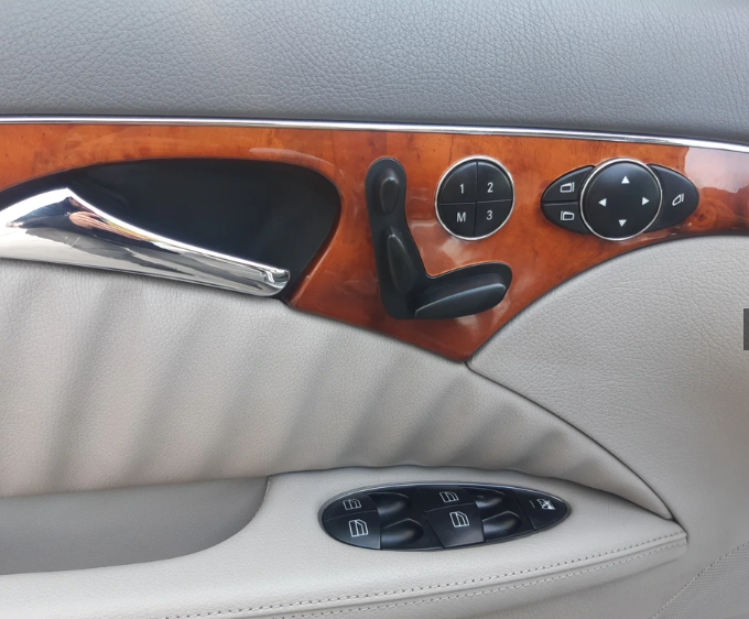 Mercedes-Benz E500 — foto 11 de 19