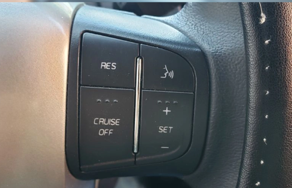Mahindra Xuv500 — foto 13 de 16