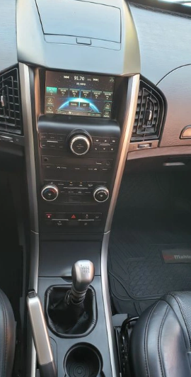 Mahindra Xuv500 — foto 14 de 16