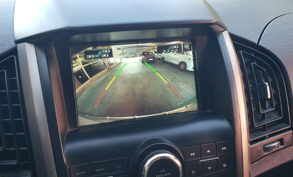 Mahindra Xuv500 — foto 15 de 16