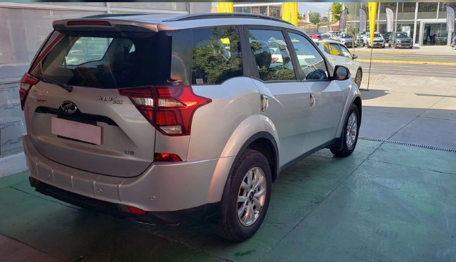 Mahindra Xuv500 — foto 4 de 16