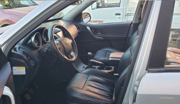 Mahindra Xuv500 — foto 11 de 16