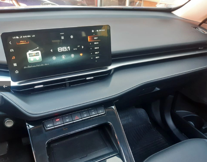 Haval H6 — foto 8 de 18