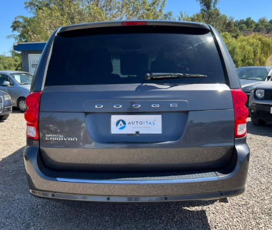 Dodge Grand Caravan — foto 2 de 10