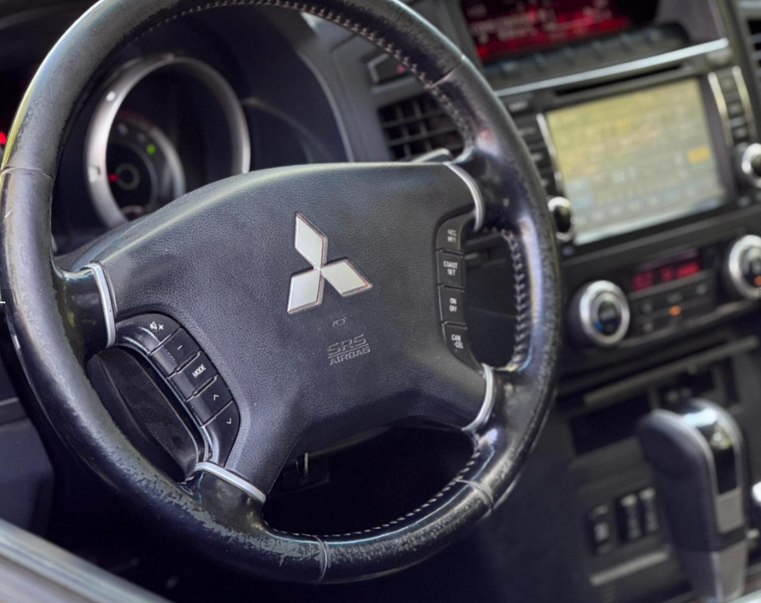 Mitsubishi Montero — foto 7 de 13
