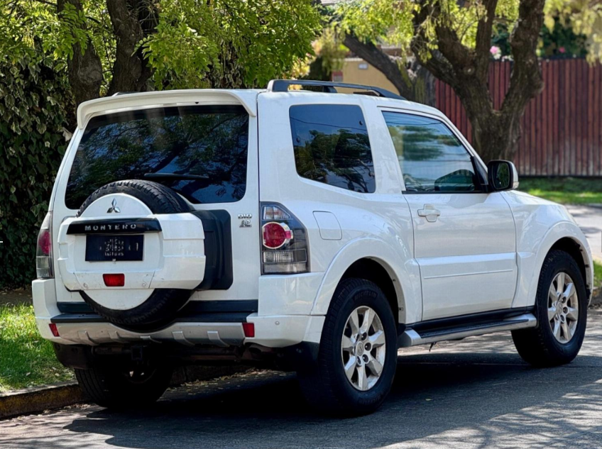Mitsubishi Montero — foto 5 de 13