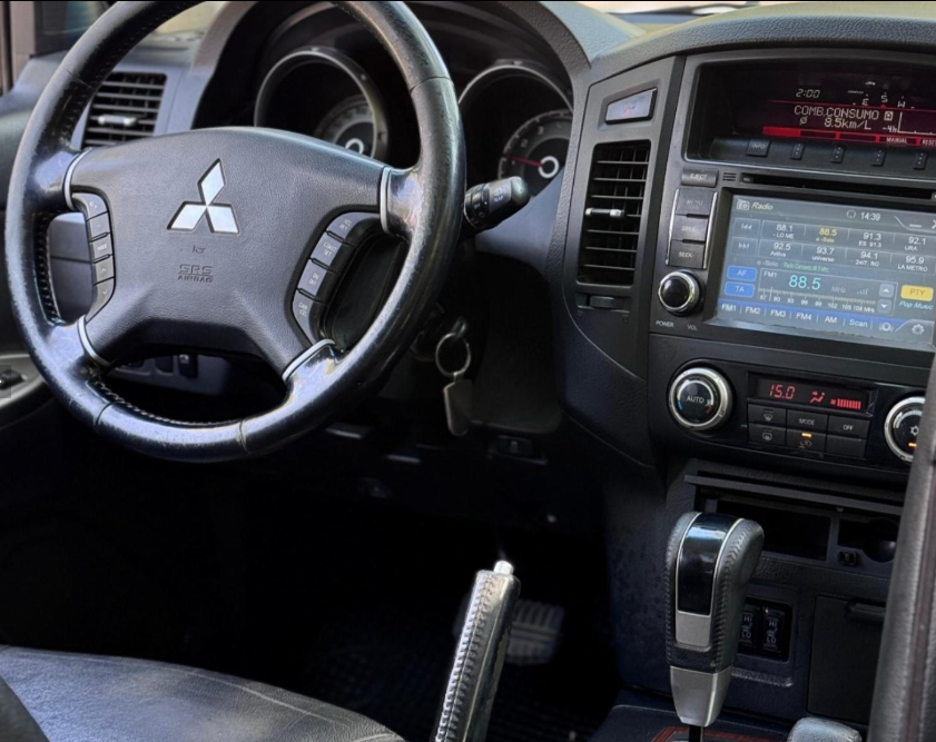 Mitsubishi Montero — foto 8 de 13