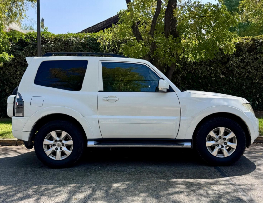 Mitsubishi Montero — foto 4 de 13