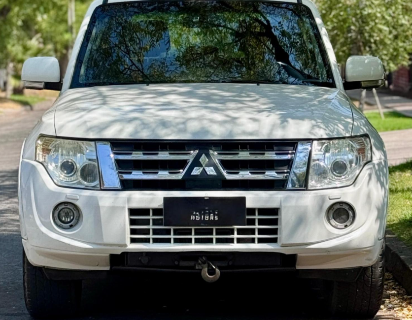 Mitsubishi Montero — foto 2 de 13