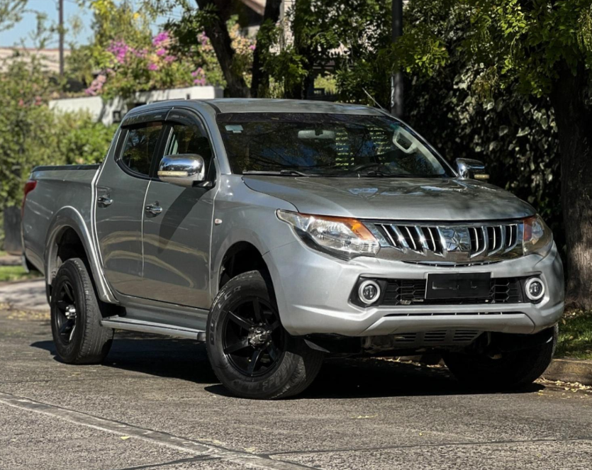 Mitsubishi L200 — foto 3 de 11