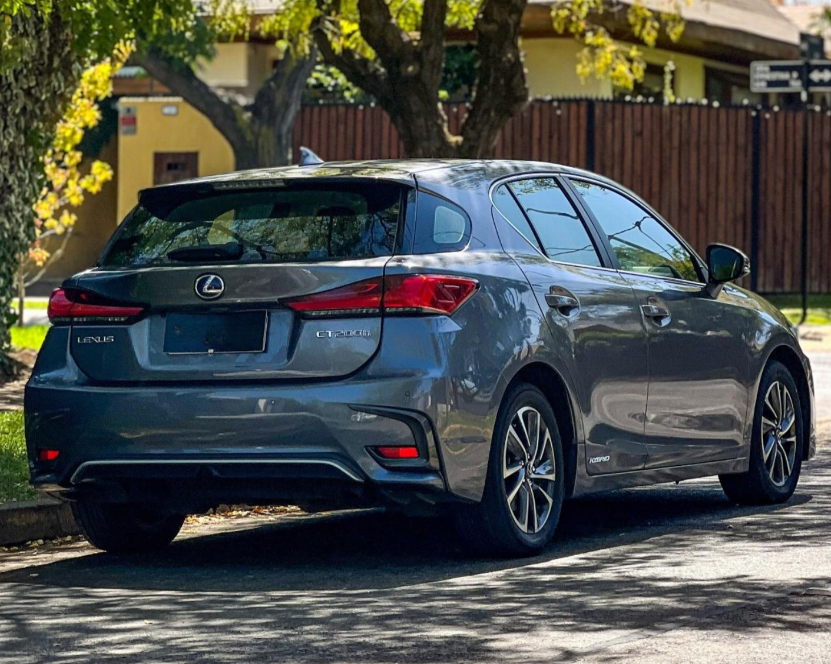 Lexus Ct200H — foto 5 de 14