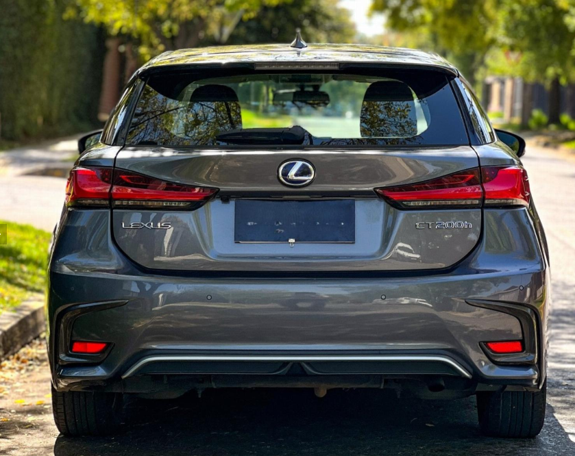 Lexus Ct200H — foto 6 de 14