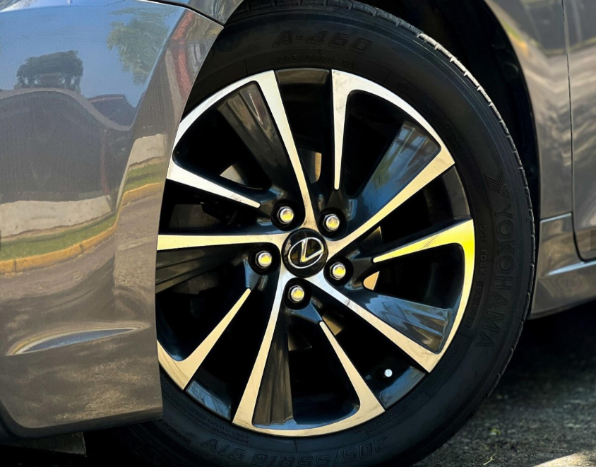 Lexus Ct200H — foto 7 de 14