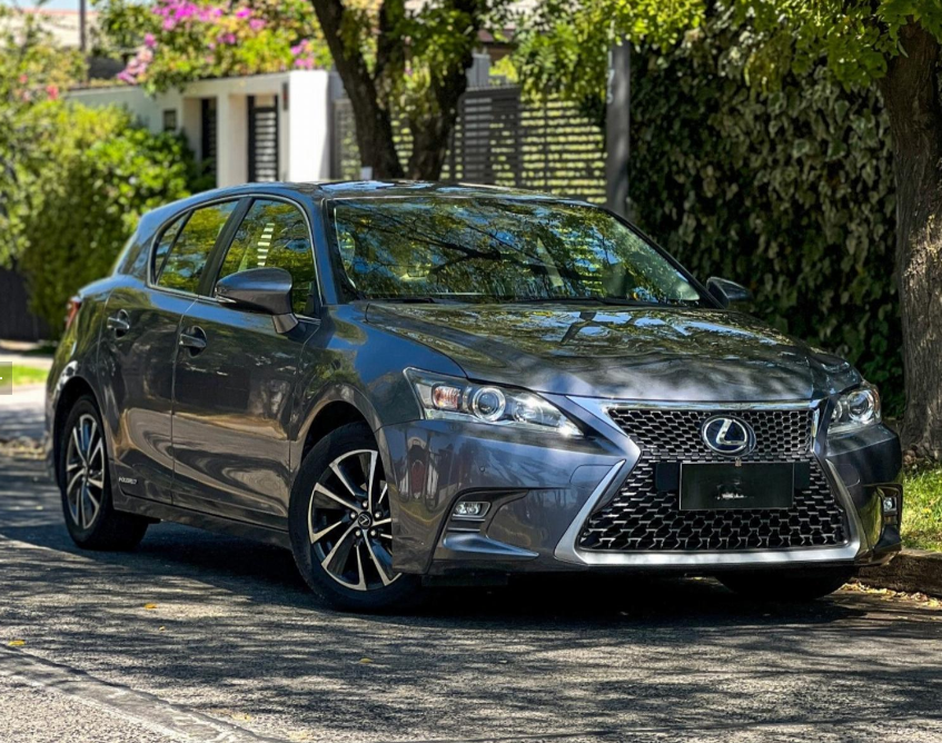 Lexus Ct200H — foto 3 de 14