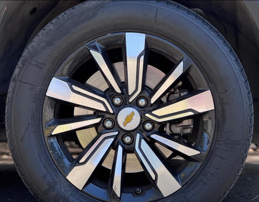 Chevrolet Captiva — foto 7 de 14