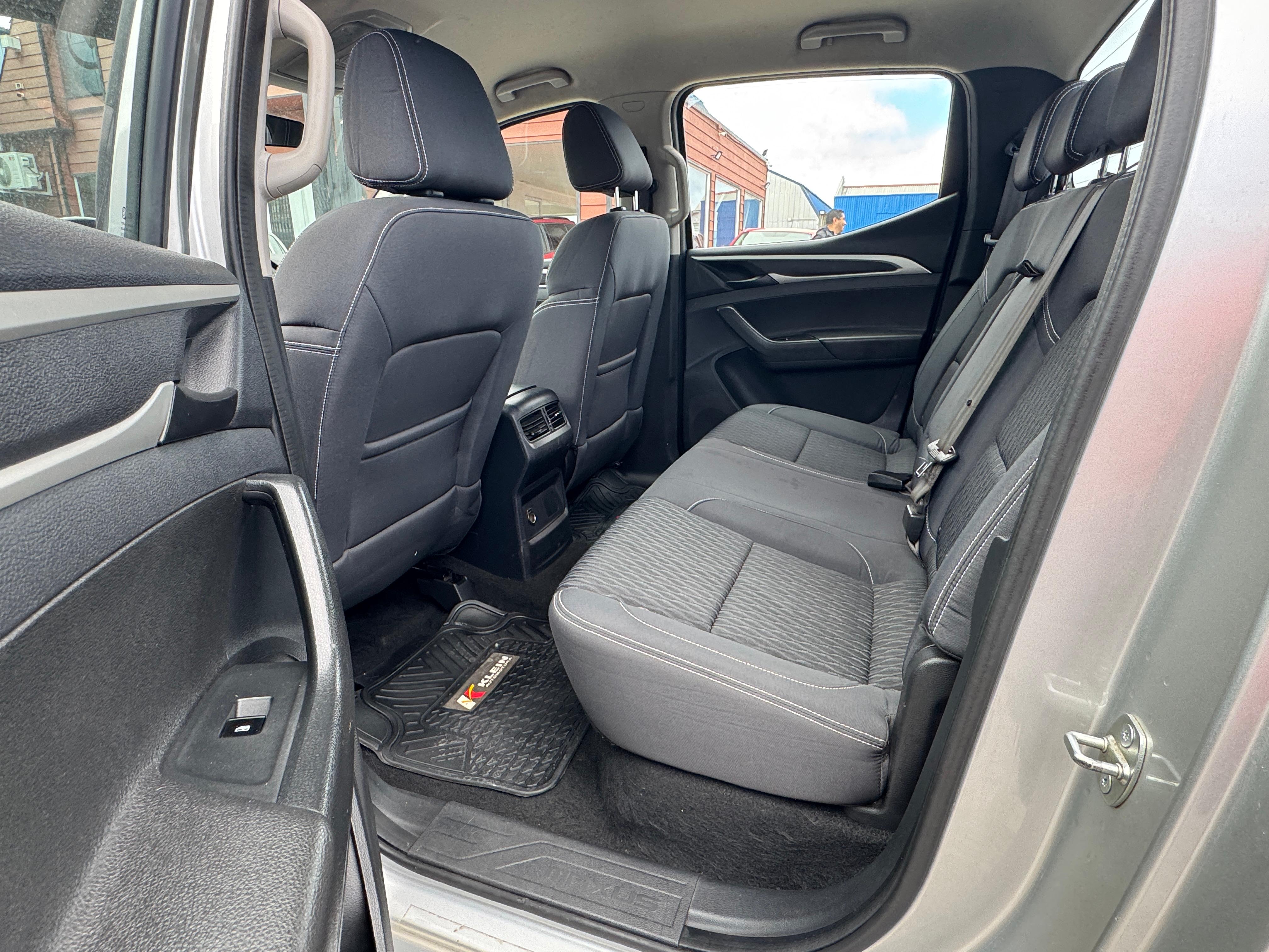 Maxus T60 — foto 6 de 7