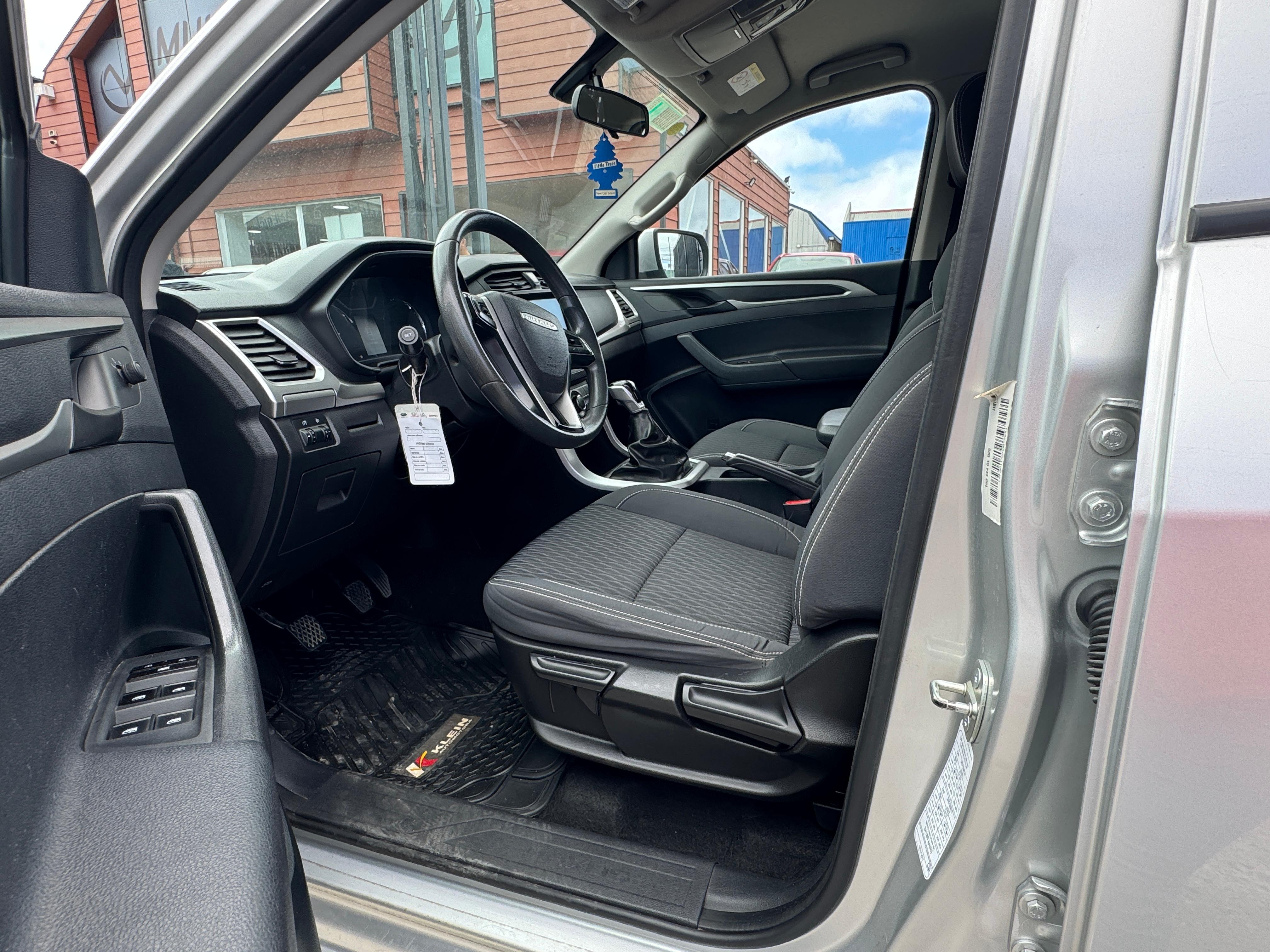 Maxus T60 — foto 5 de 7