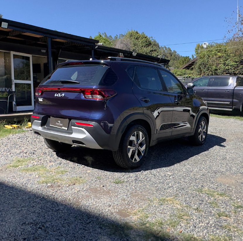 KIA Sonet — foto 3 de 20
