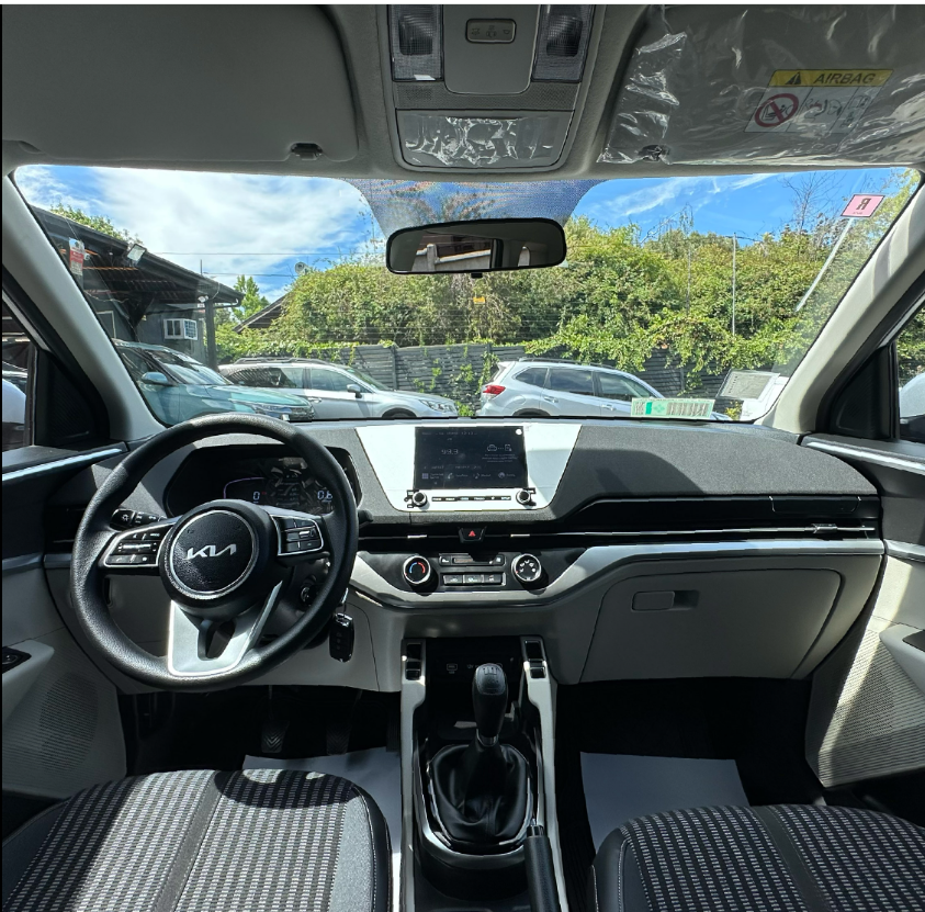 KIA Carens — foto 6 de 20