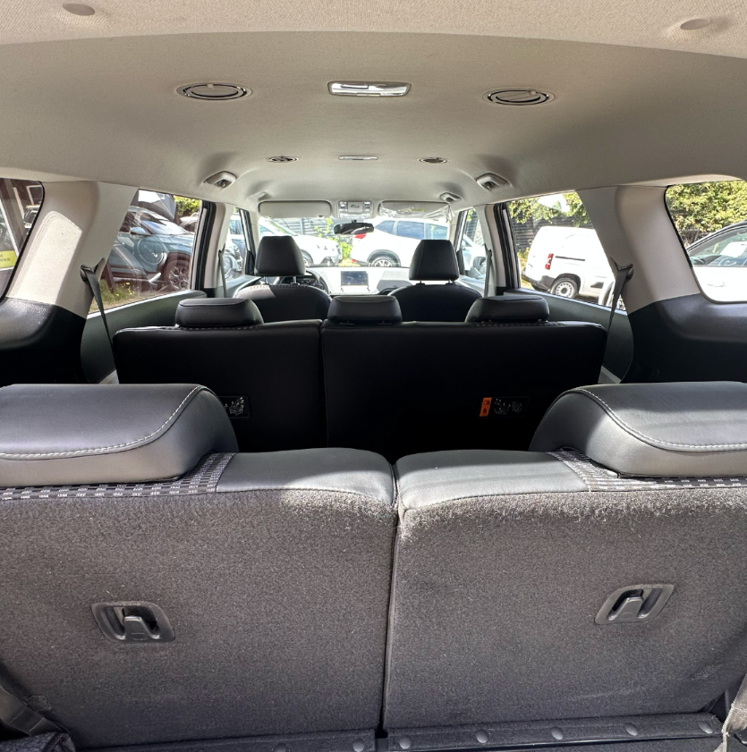 KIA Carens — foto 14 de 20