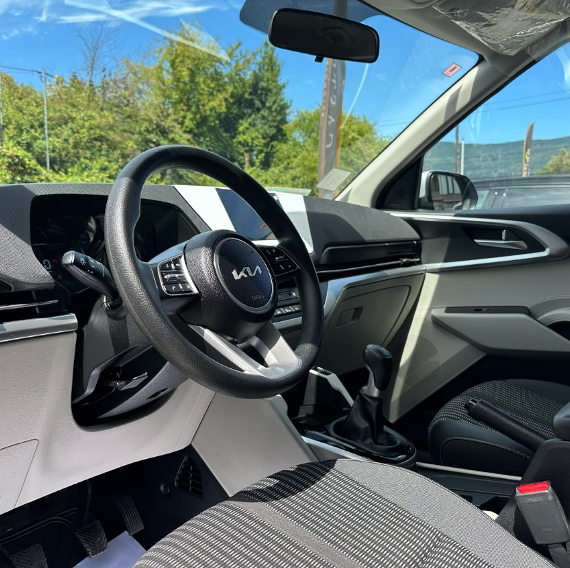 KIA Carens — foto 5 de 20
