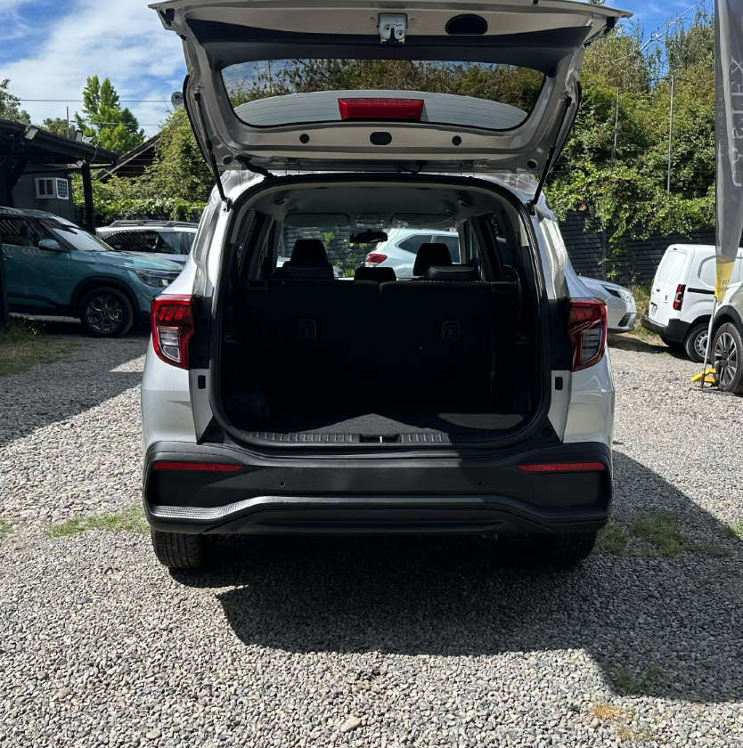 KIA Carens — foto 15 de 20