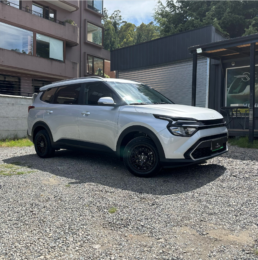 KIA Carens — foto 2 de 20